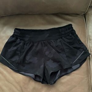 Lululemon Hotty Hot 2.5 Shorts